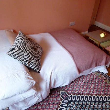 Stylish And Colourful Flat Minutes From The Beach Маргейт Екстер'єр фото