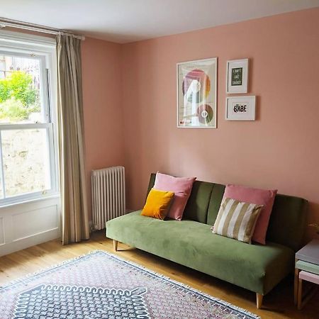 Stylish And Colourful Flat Minutes From The Beach Маргейт Екстер'єр фото