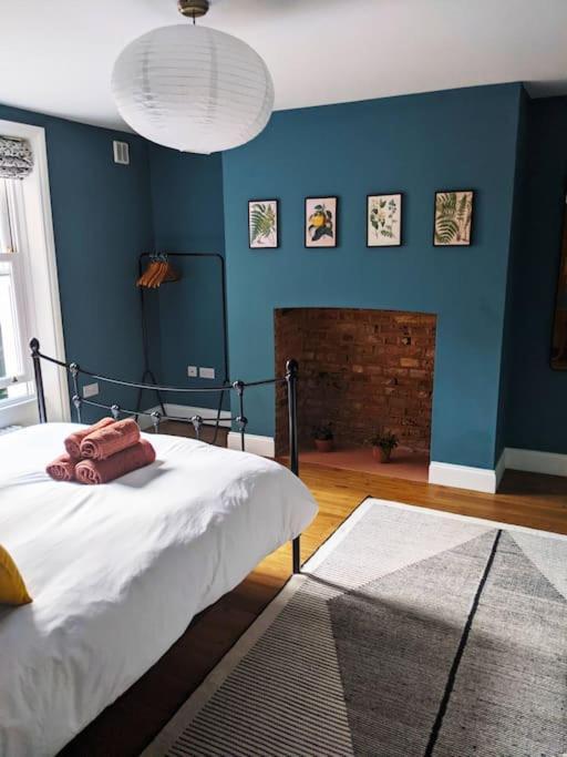 Stylish And Colourful Flat Minutes From The Beach Маргейт Екстер'єр фото