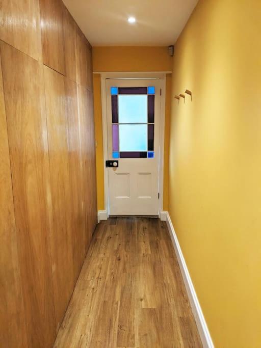 Stylish And Colourful Flat Minutes From The Beach Маргейт Екстер'єр фото